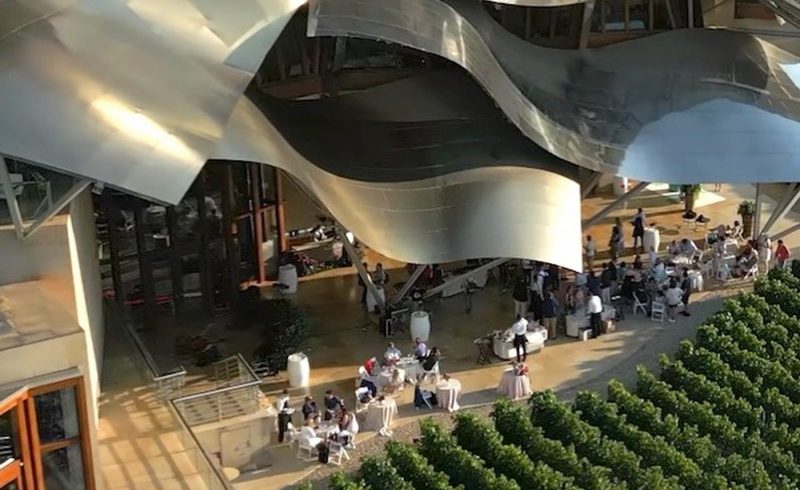 Bodegas Marques de Riscal con arquitectura modernista
