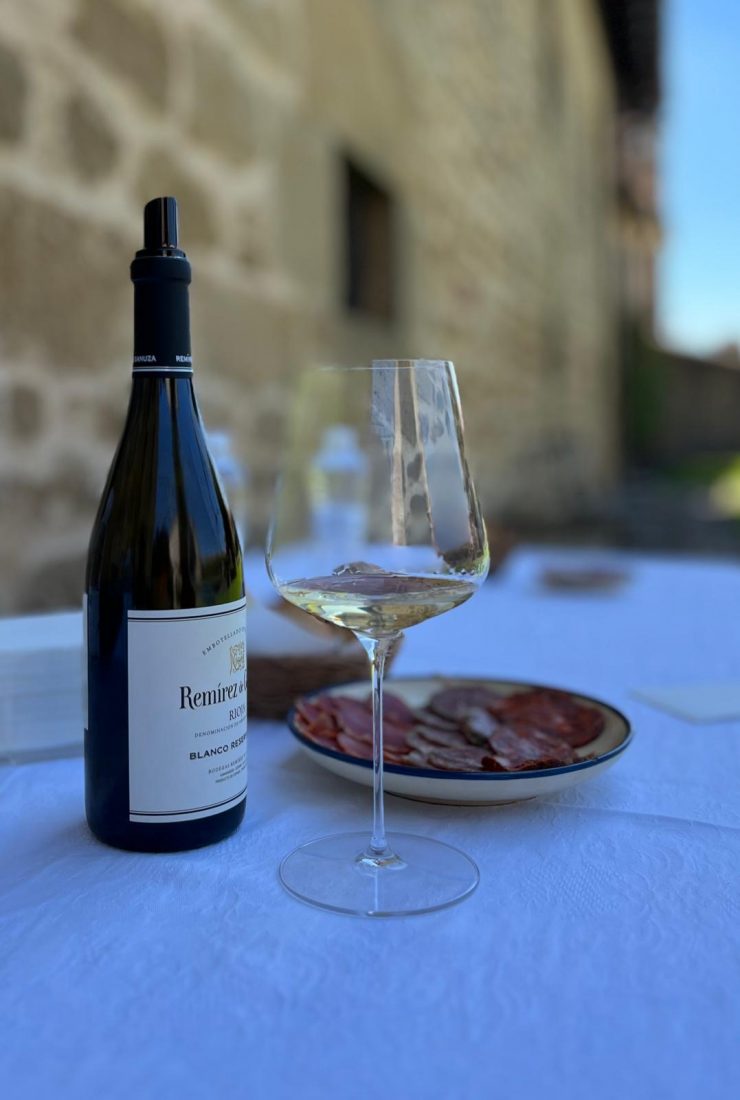 Imagen de cata en tour privado con gastronomía local
